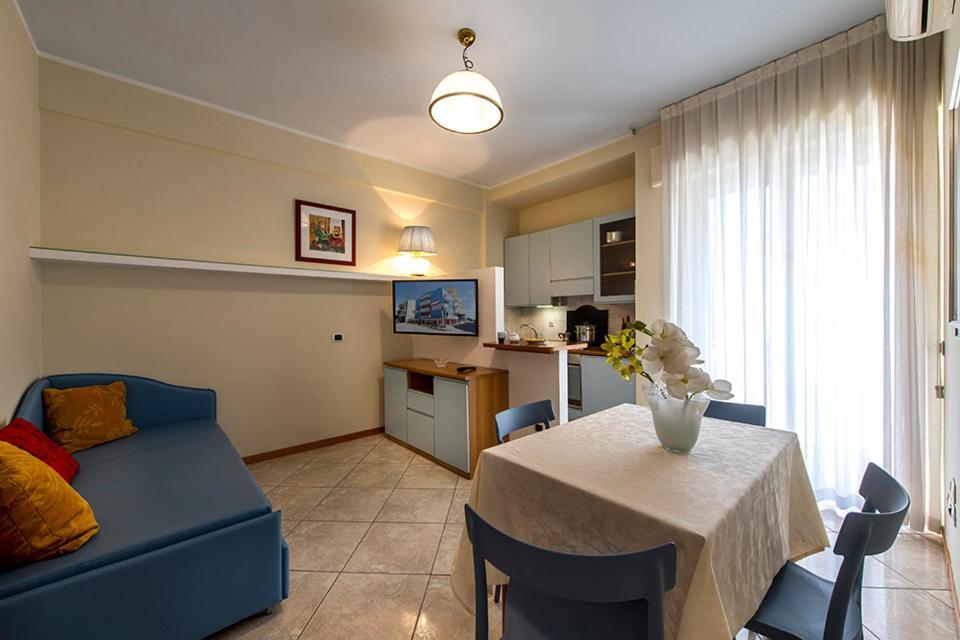 Hotel Le Soleil Сан-Бенедетто-дель-Тронто Экстерьер фото