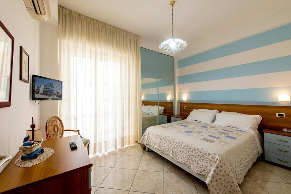Hotel Le Soleil Сан-Бенедетто-дель-Тронто Экстерьер фото